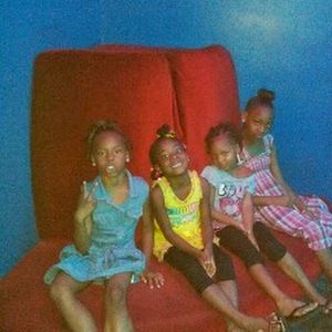 Meet your Posher, Maxine